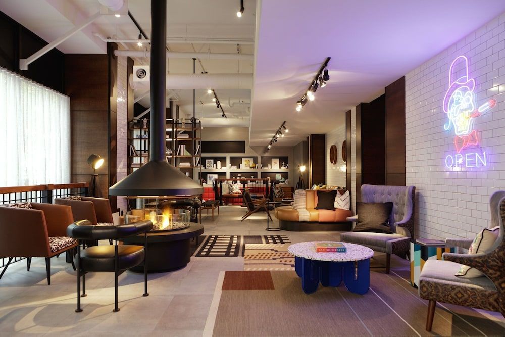 Moxy Richmond Downtown 1