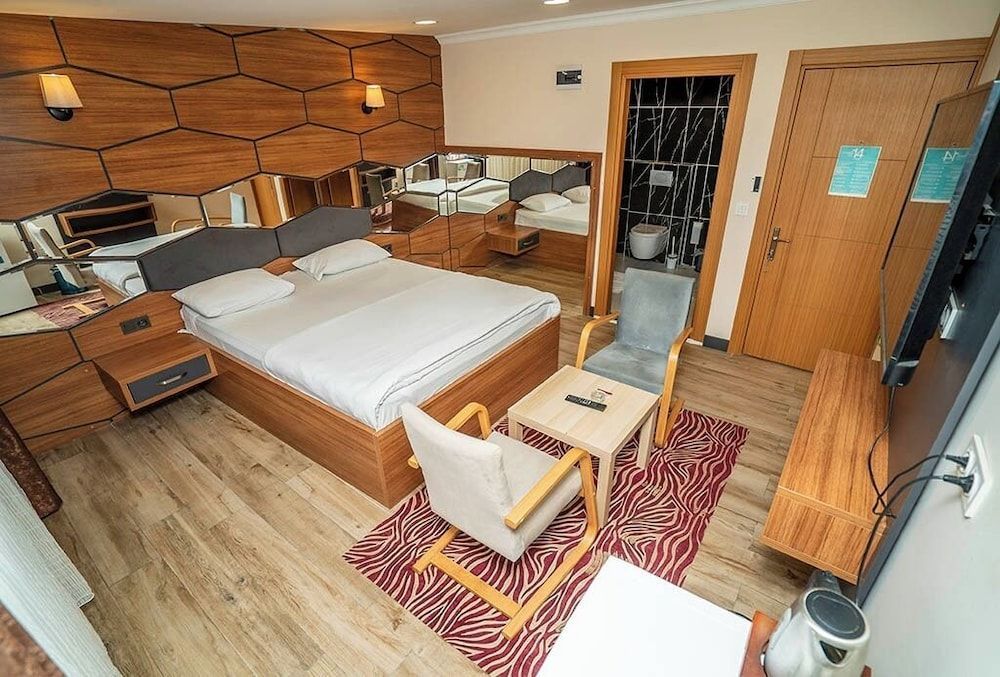 216 Hill Suites 2