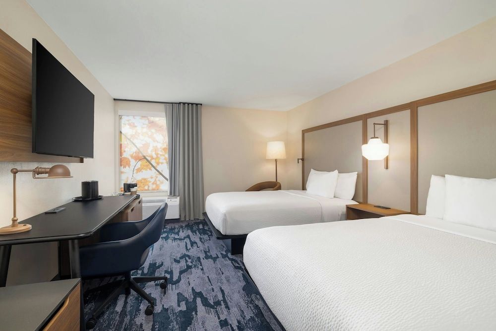 Fairfield by Marriott Inn & Suites Clinton 1