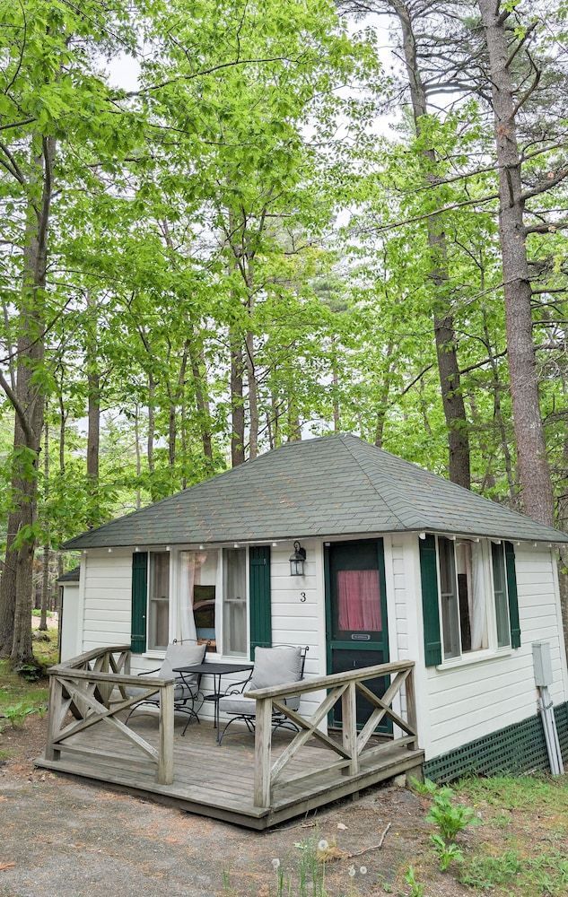Hinckleys Dreamwood Cottages 2