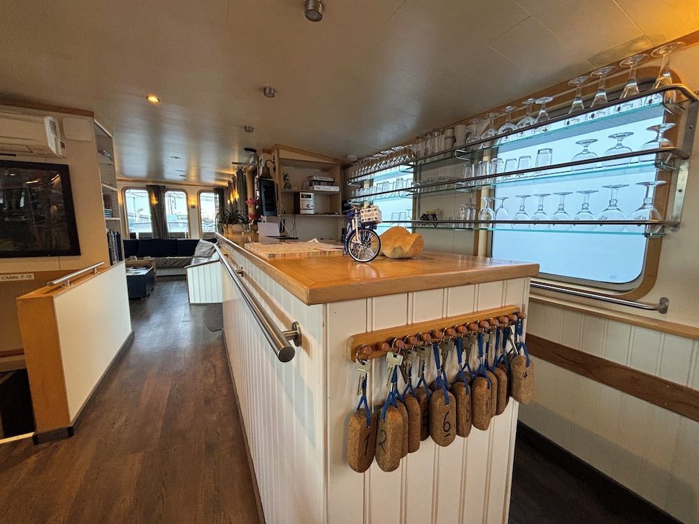Hotelboat Iris 2