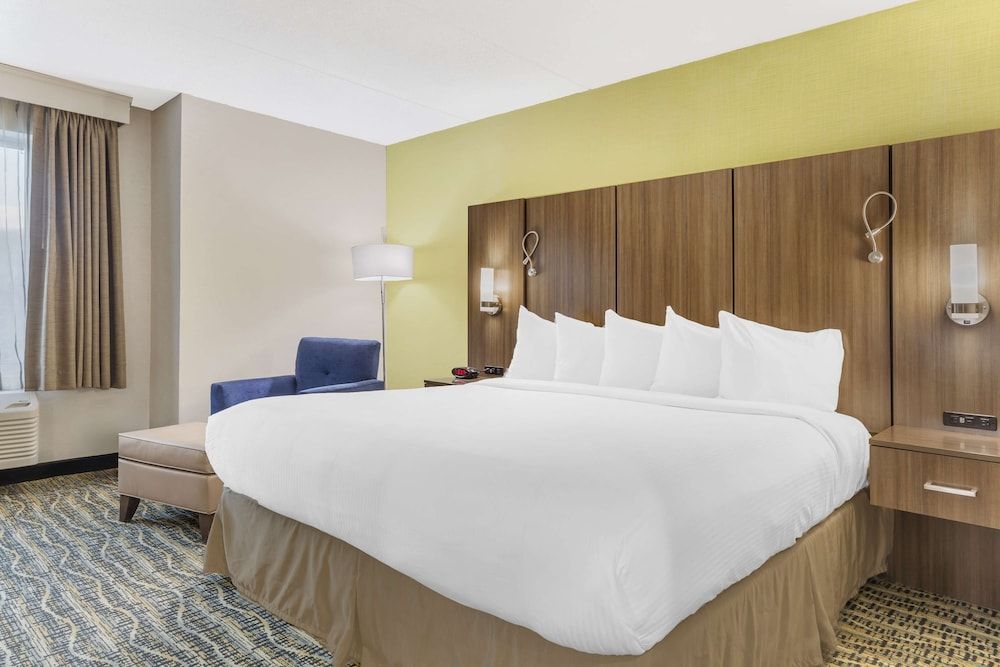 Best Western Plus New Englander 1