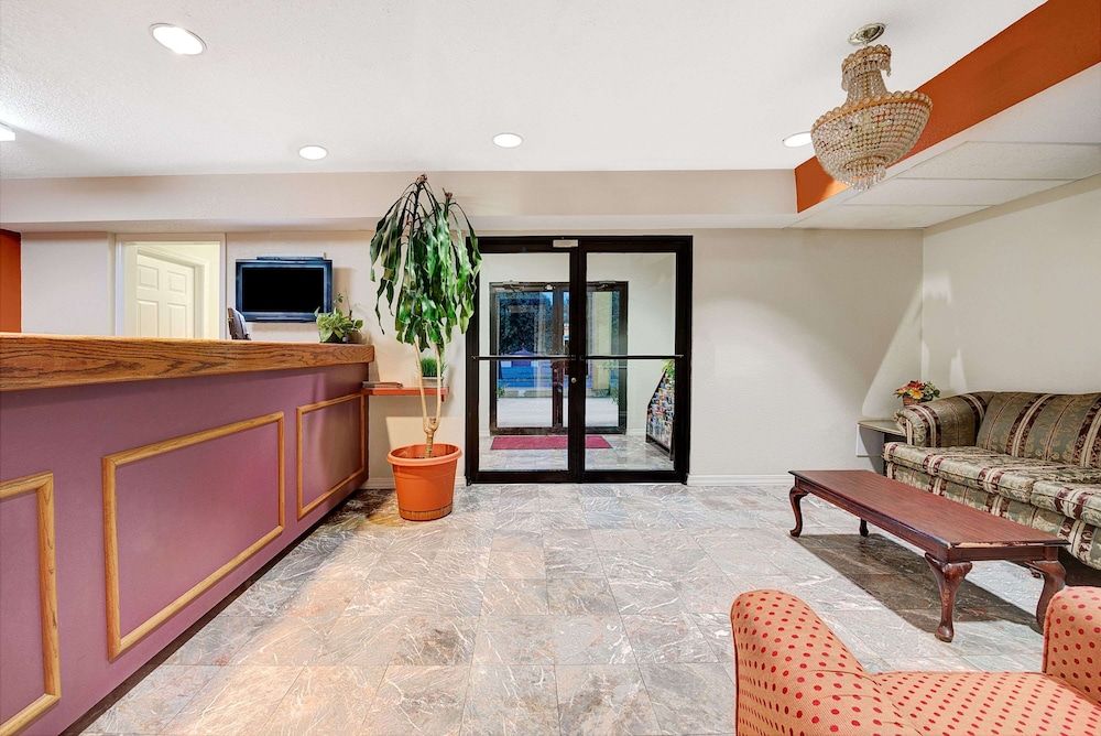 Super 8 by Wyndham Dallas South 2