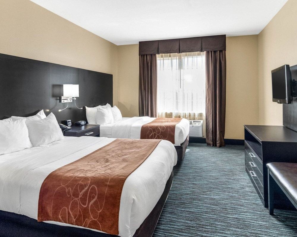 Comfort Suites Odessa near University 1