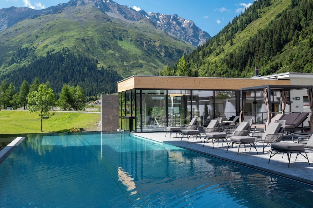 DAS VIER Sport und Wellnesshotel 1