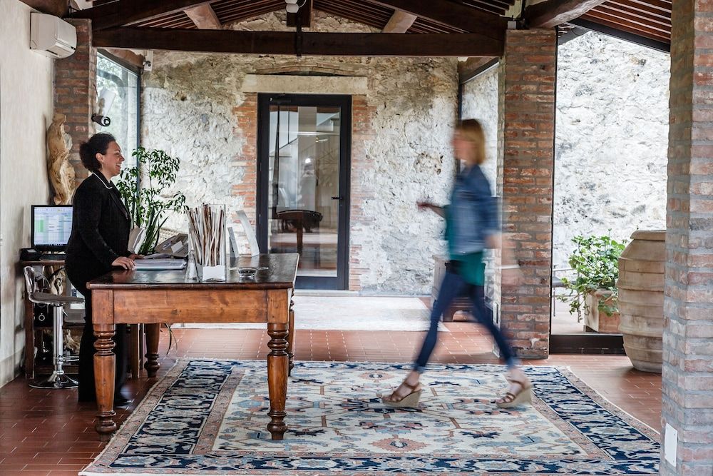 Villa Acquaviva Wine Resort 2