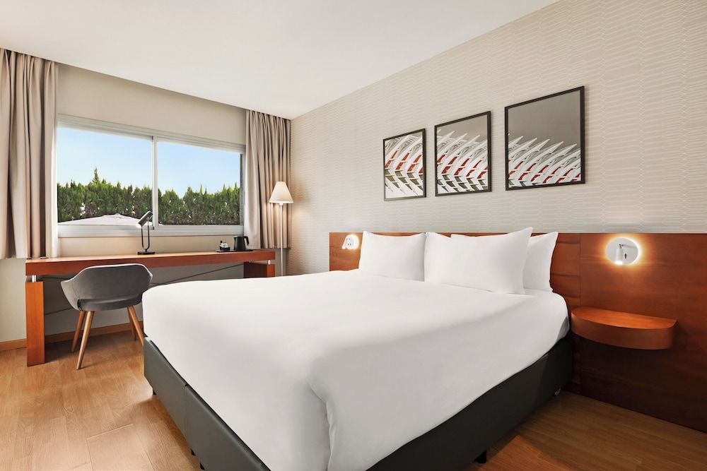 Ramada by Wyndham Valencia Almussafes 1