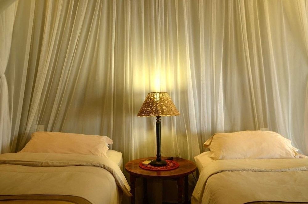 Tingala Lodge - Bed in the Bush 2