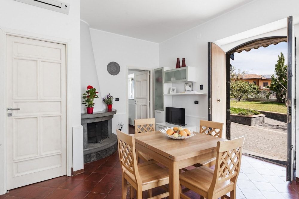 City Cottage With Garden and Pool by Wonderful Italy 2