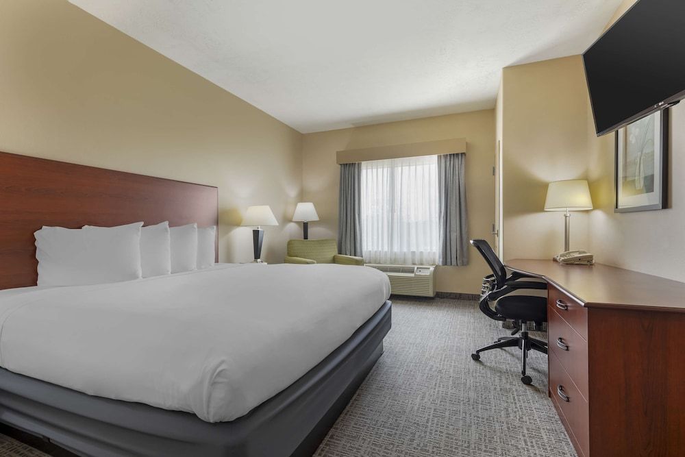 Best Western Franklin Town Center Hotel & Suites 1