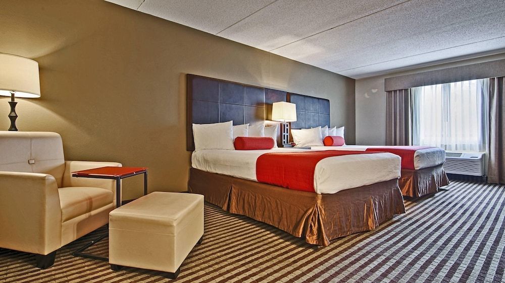 Comfort Inn & Suites Copley Akron 1