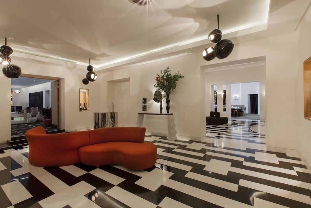 Hotel Marignan Champs-Elysées 2