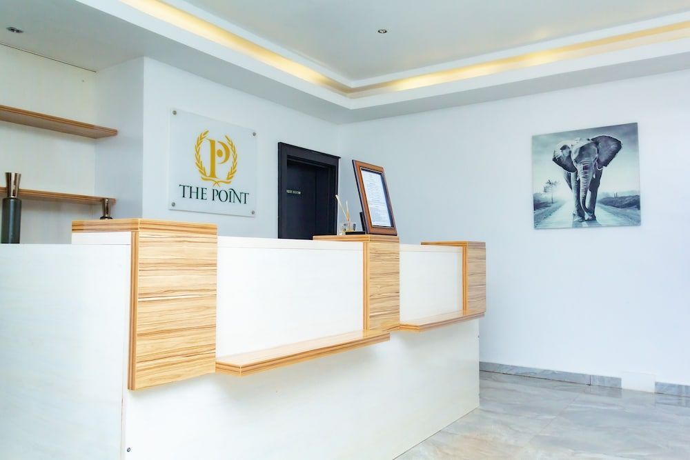 The Point Hotel and Suites 2