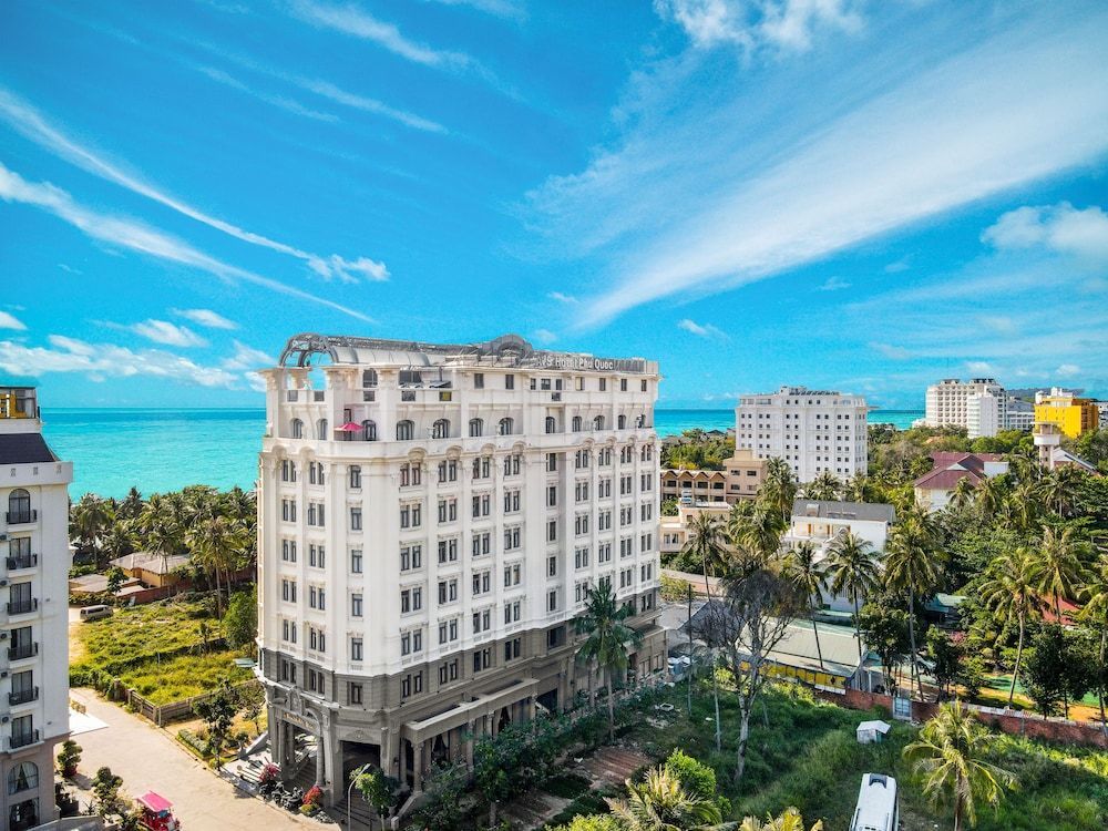 AVS Hotel Phu Quoc - Beachfront 1