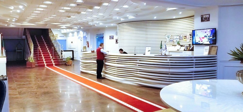 Hotel Raya Tichy 2