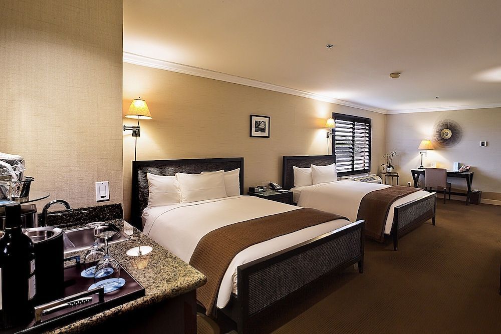 Cupertino Hotel 1
