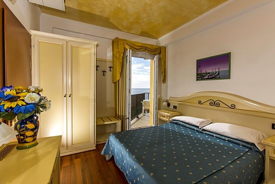 Hotel Mondial 1