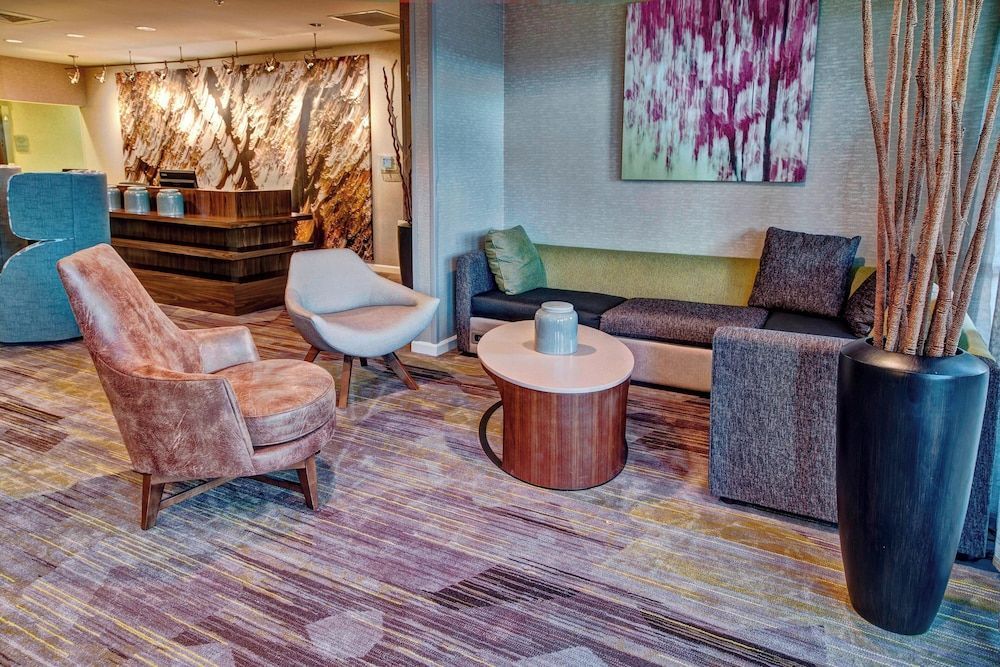 Courtyard by Marriott Alexandria 2