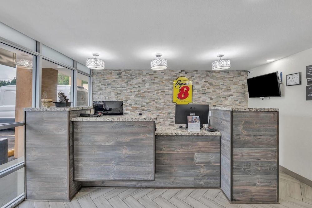 Super 8 by Wyndham Morganton 1