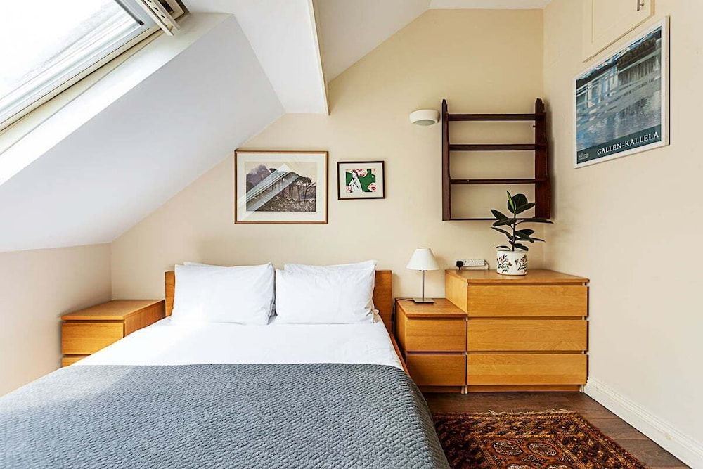 Terraced Bermondsey House 2