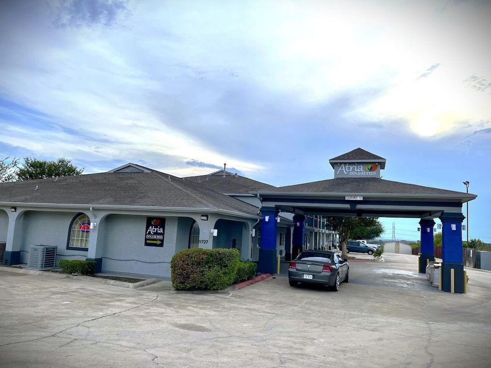 Atria Inn & Suites 1