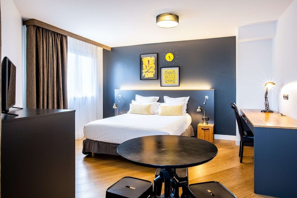 Best Western Plus Suitcase Paris La Défense 1