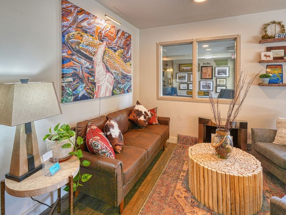 Yellowstone River Inn & Suites 2