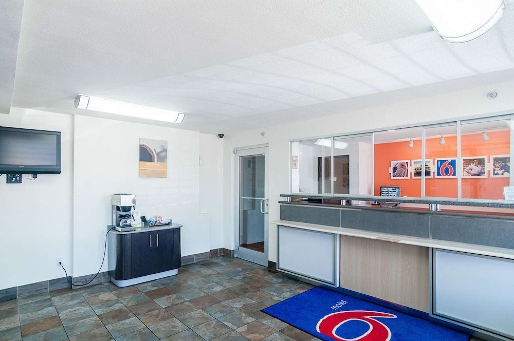 Motel 6-Oklahoma City, OK - South 2