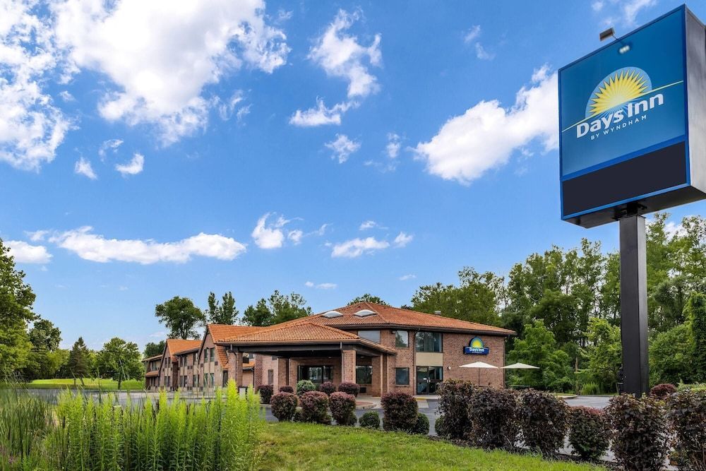 Days Inn by Wyndham Geneva/Finger Lakes 1