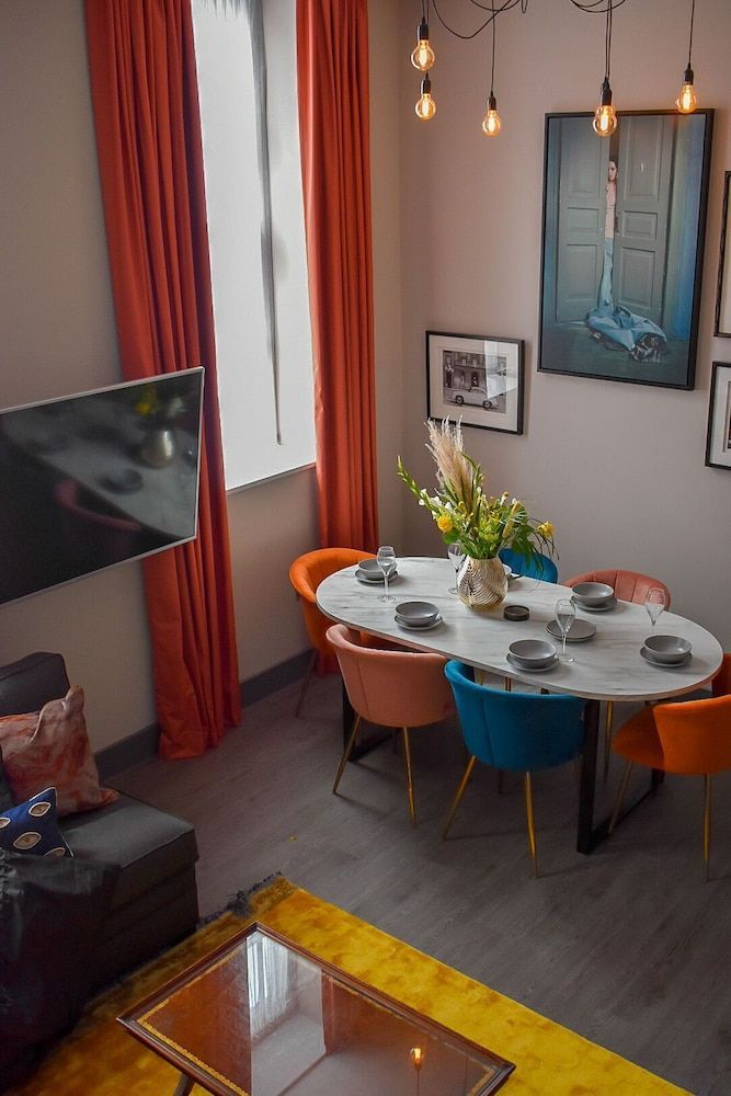 EPIC Duke Street Townhouse, City Centre Apartments 2