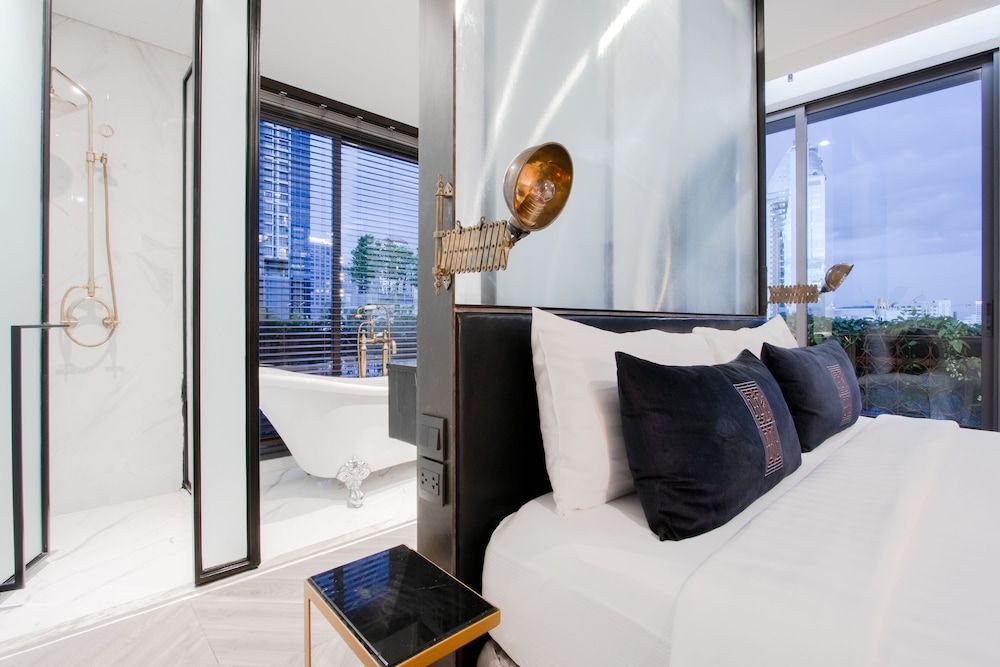 IR-ON Hotel 1