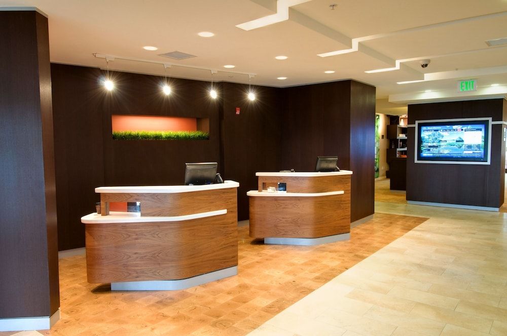 Courtyard by Marriott Waldorf 2