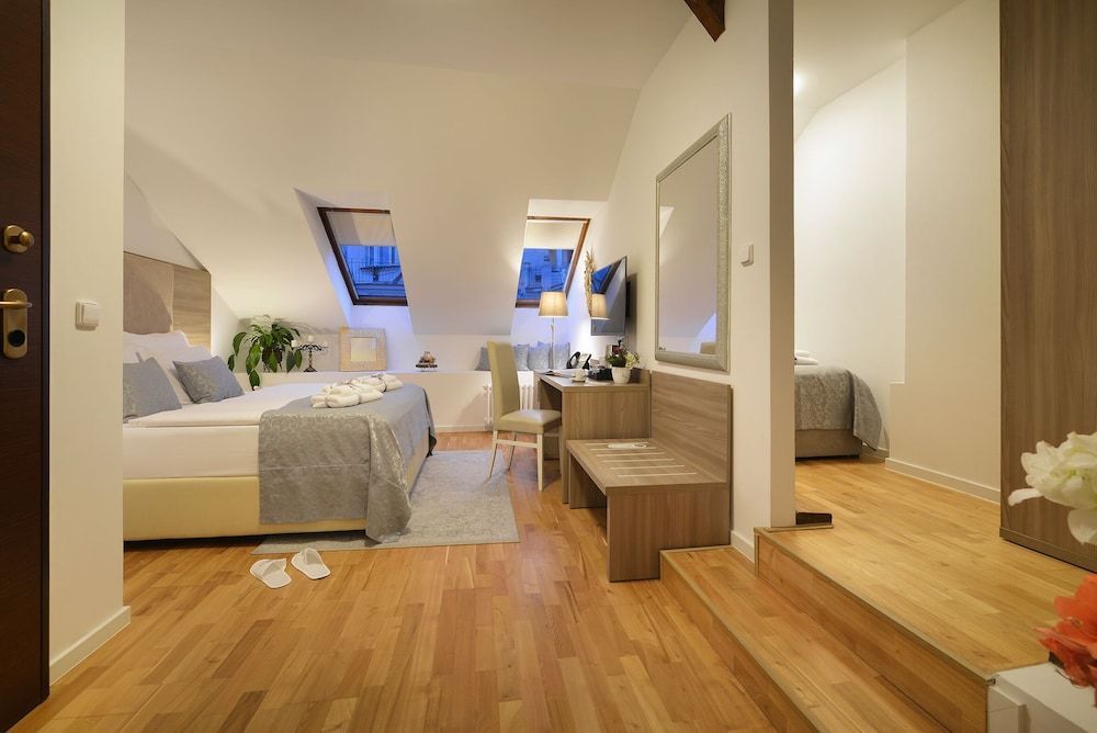 Old Town Residence by Little King 2