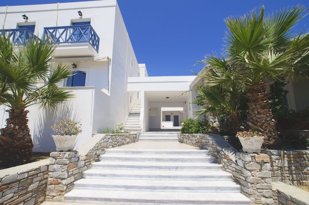 Manos Apartments 1