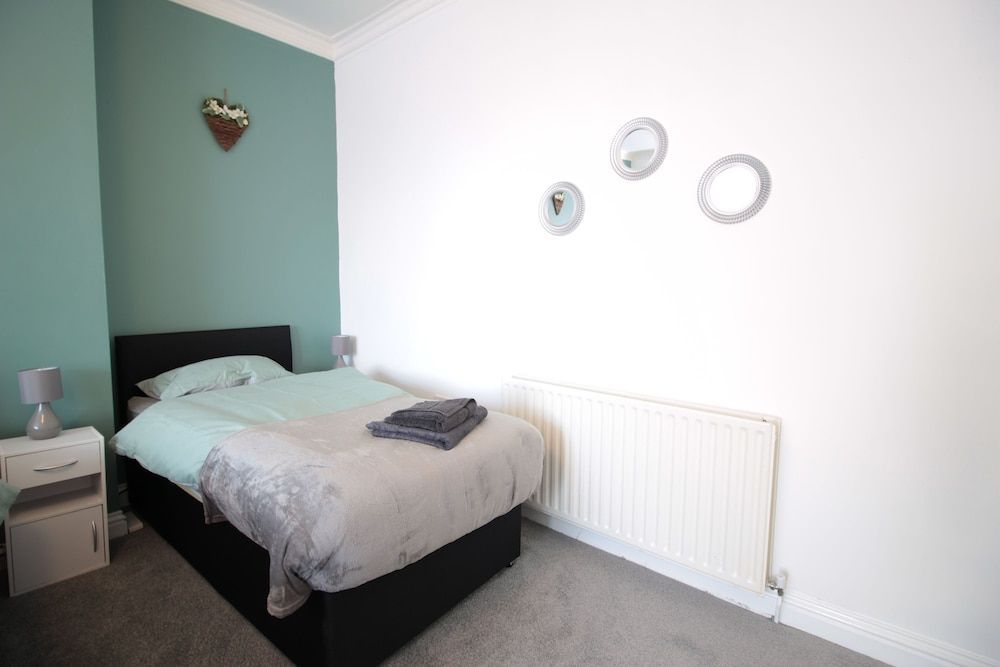 Lovely 2-bed Downstairs Apartment 2
