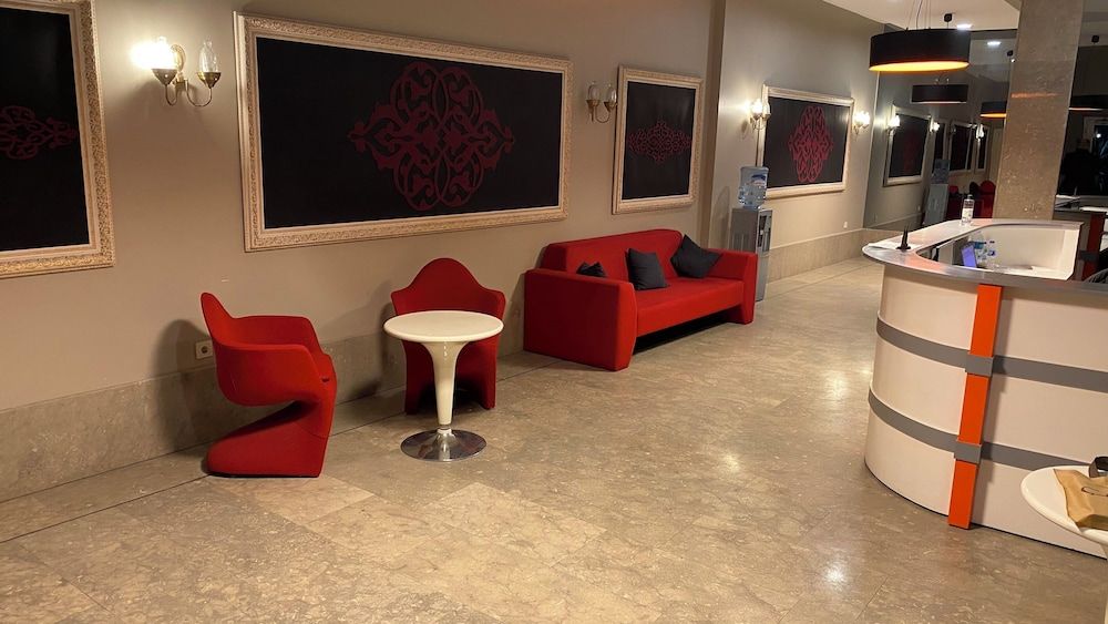 Aderans Hotel 2