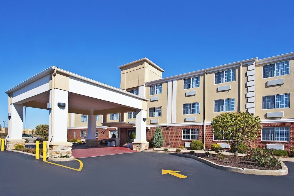 Holiday Inn Express & Suites WABASH by IHG 1