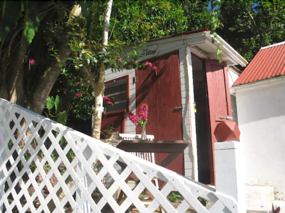 El Momo Cottages 1