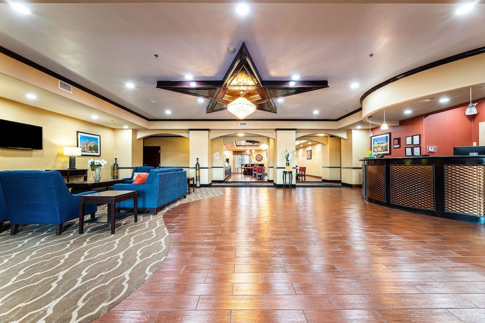 Comfort Suites Lake Worth 2