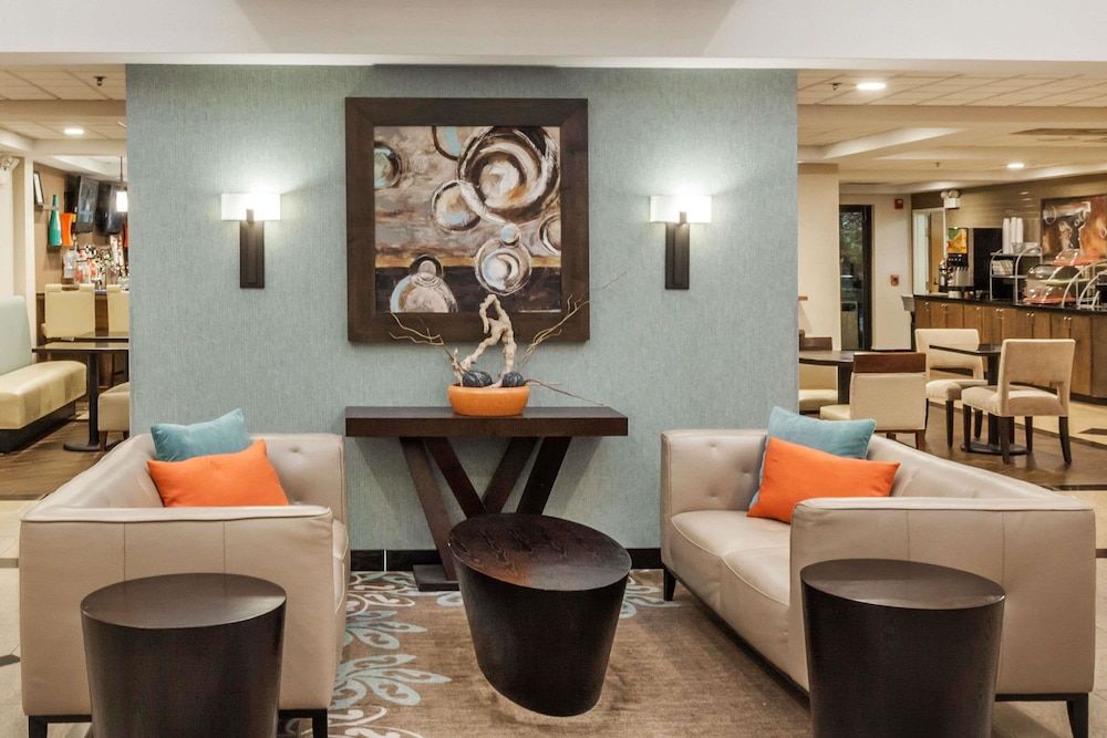 Wingate by Wyndham Chicago Schaumburg 2