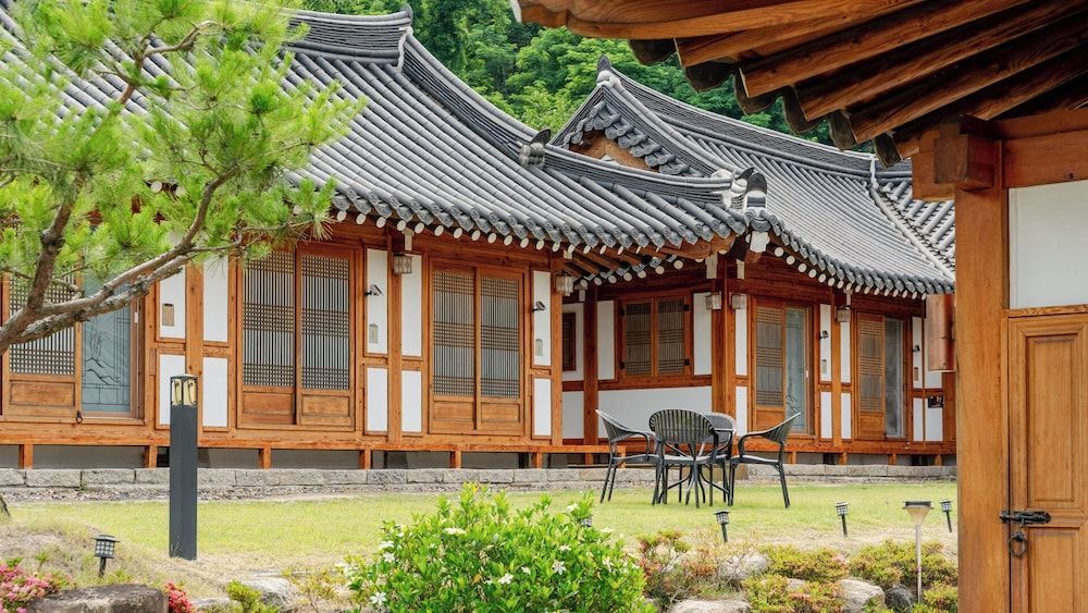 Gyeongju HanokHotel Chunchugwan 1