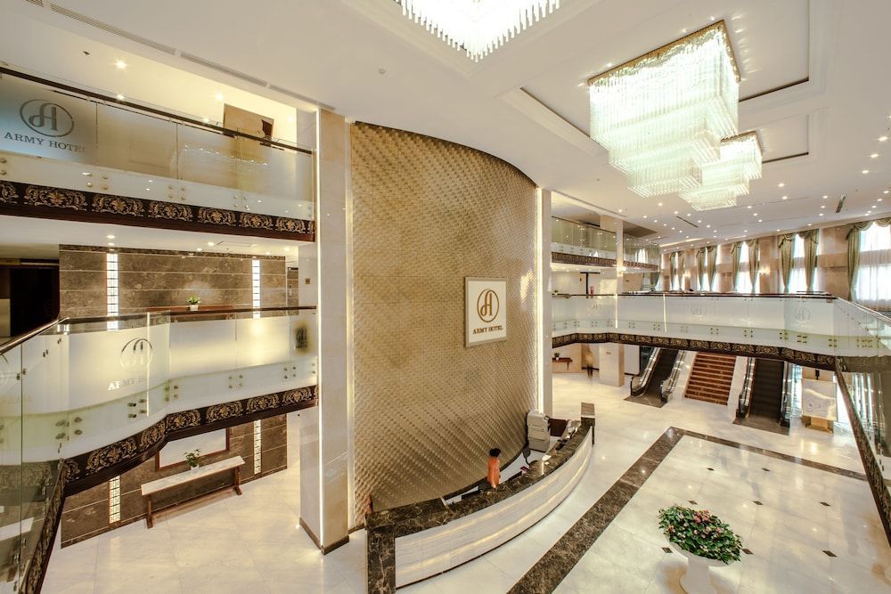 Army Hotel 2