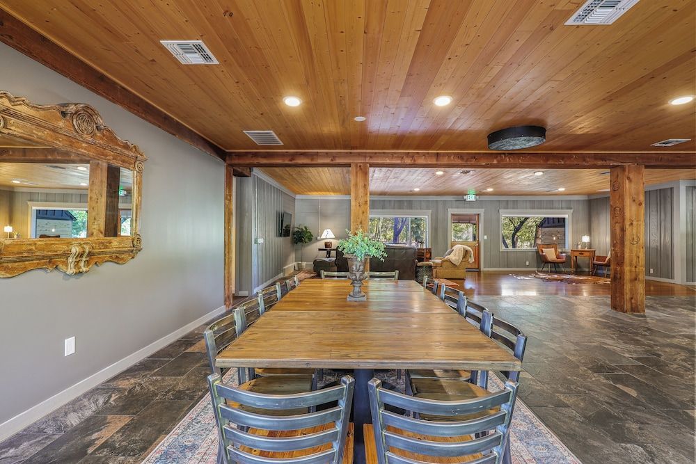 Shasta View Lodge 1