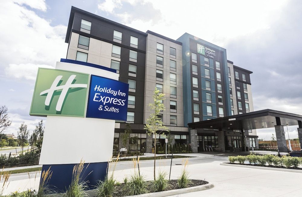 Holiday Inn Express & Suites TORONTO AIRPORT SOUTH by IHG 1