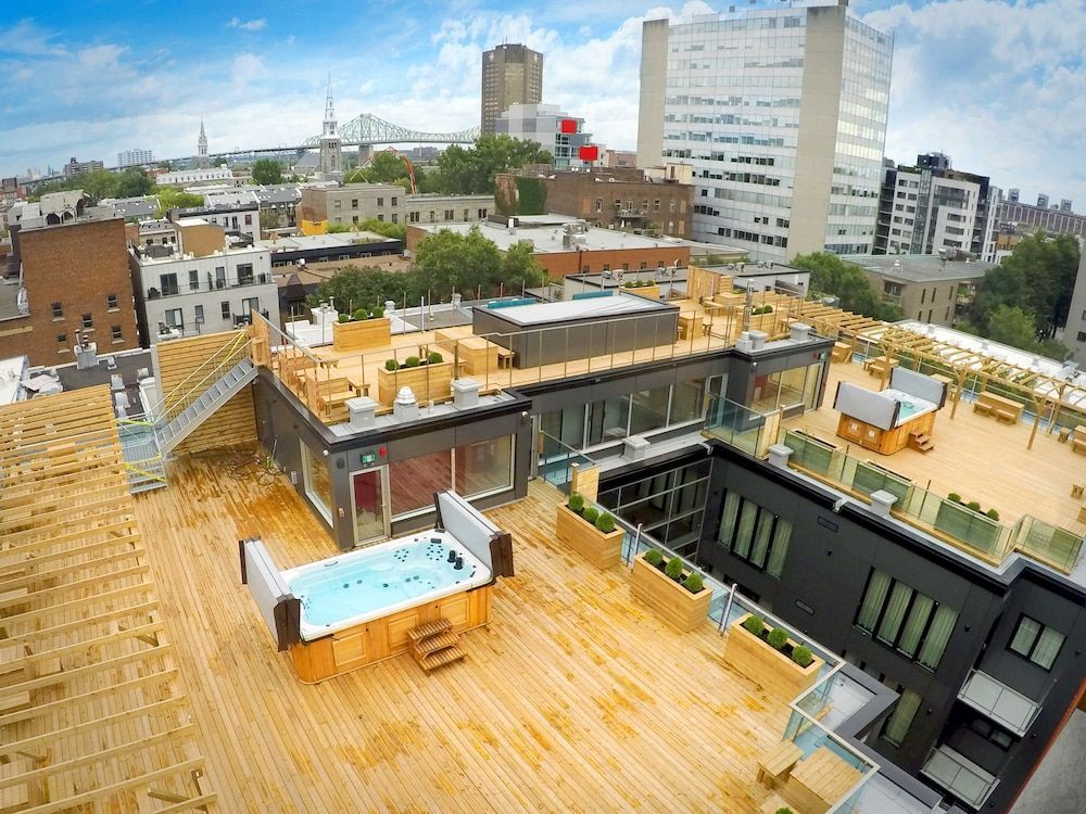 M Montreal Hostel 1