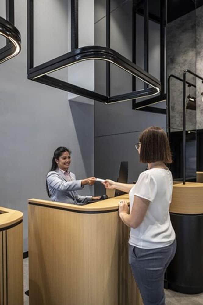Travelodge Hotel Melbourne Docklands 2