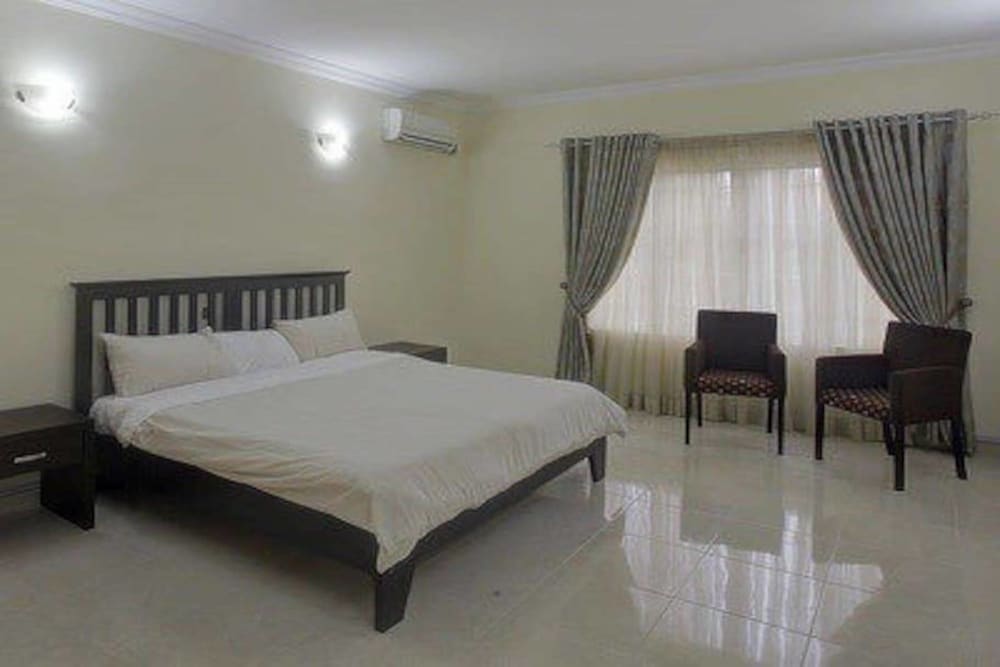 Perfect Havens at Noah's Court 2