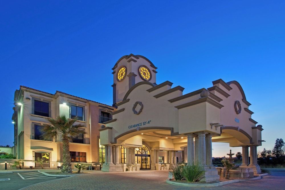 Holiday Inn Express & Suites TUCSON MALL by IHG 1