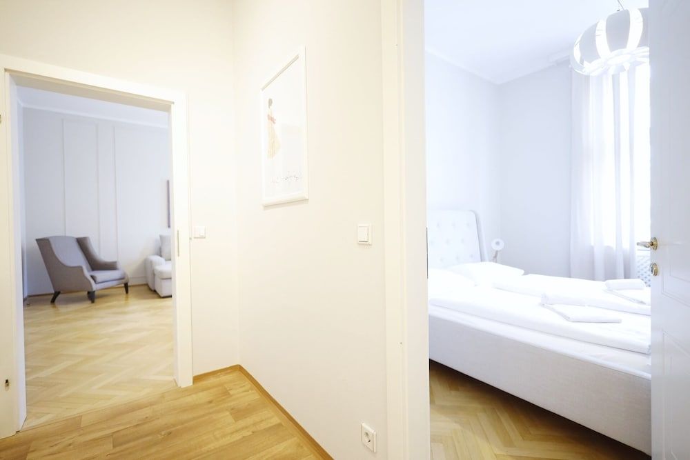 HeyMi Apartments Karlsplatz 1