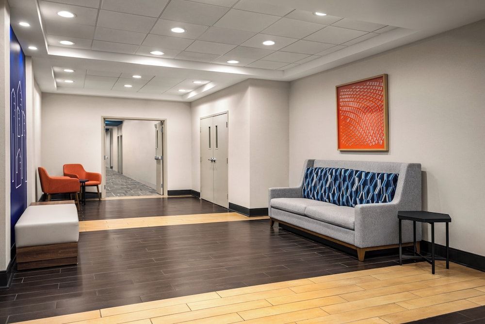 Holiday Inn Express & Suites MCDONOUGH by IHG 1